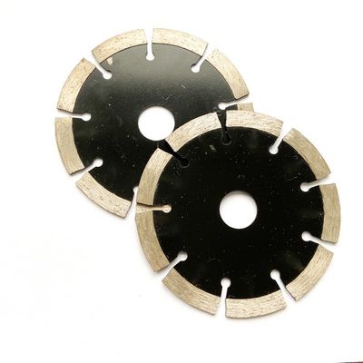 Kualitas Tinggi 125 × 2.2 / 1.8 × 10 × 10T Huachang 5''Laser Dilas Granit Beton Pemotong Kering Diamond Saw Blade Dengan Umur Panjang