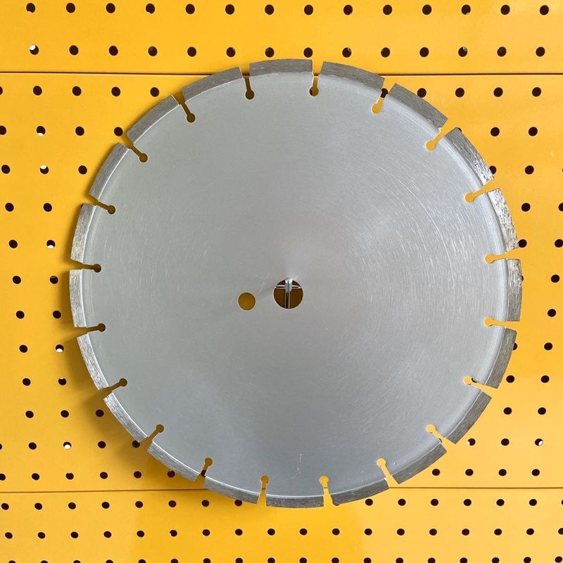 Kualitas Tinggi Huachang 7 Inci 180×2.4/1.8×10×13T Laser Welded Granit Beton Dry Cutting Diamond Saw Blade